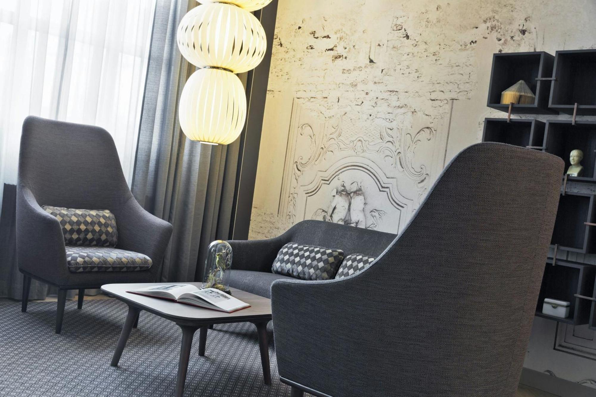 Renaissance Hotel 4*